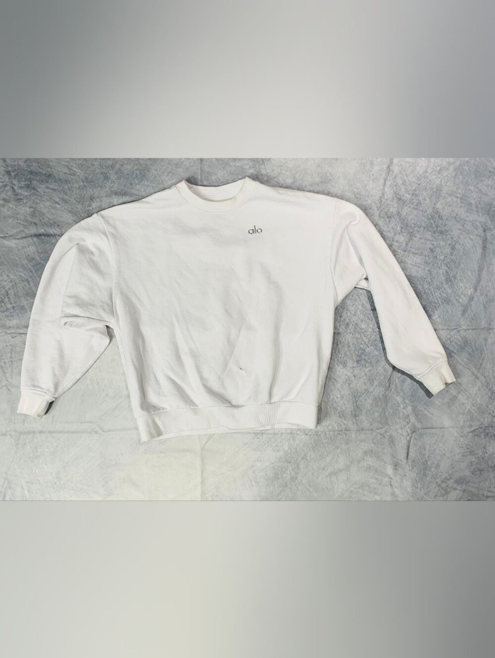 ALO Yoga Women's Crewneck Sweatshirt in White